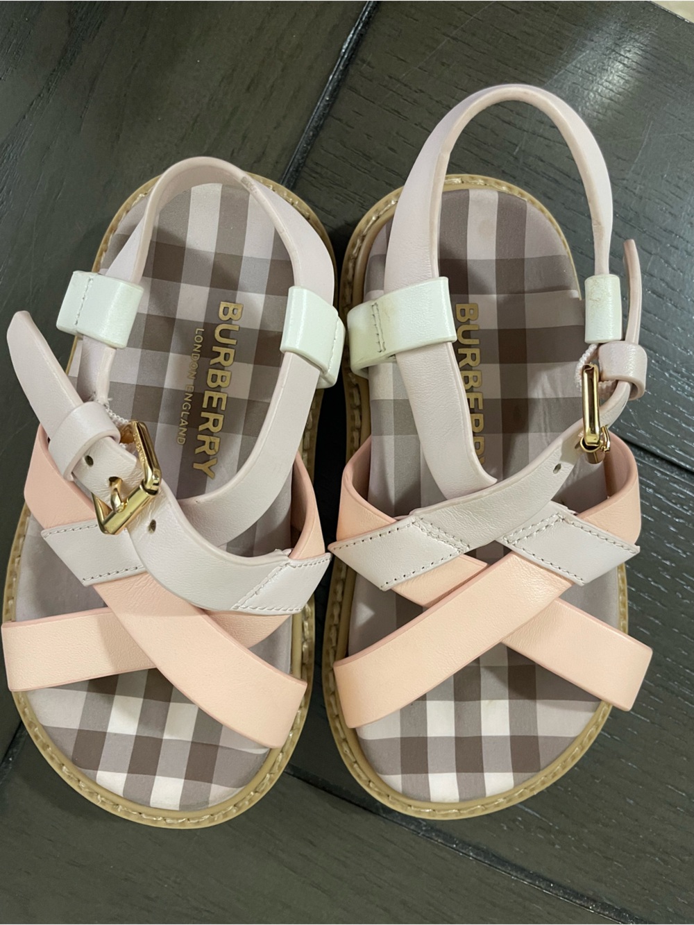 Burberry pink leather sandals